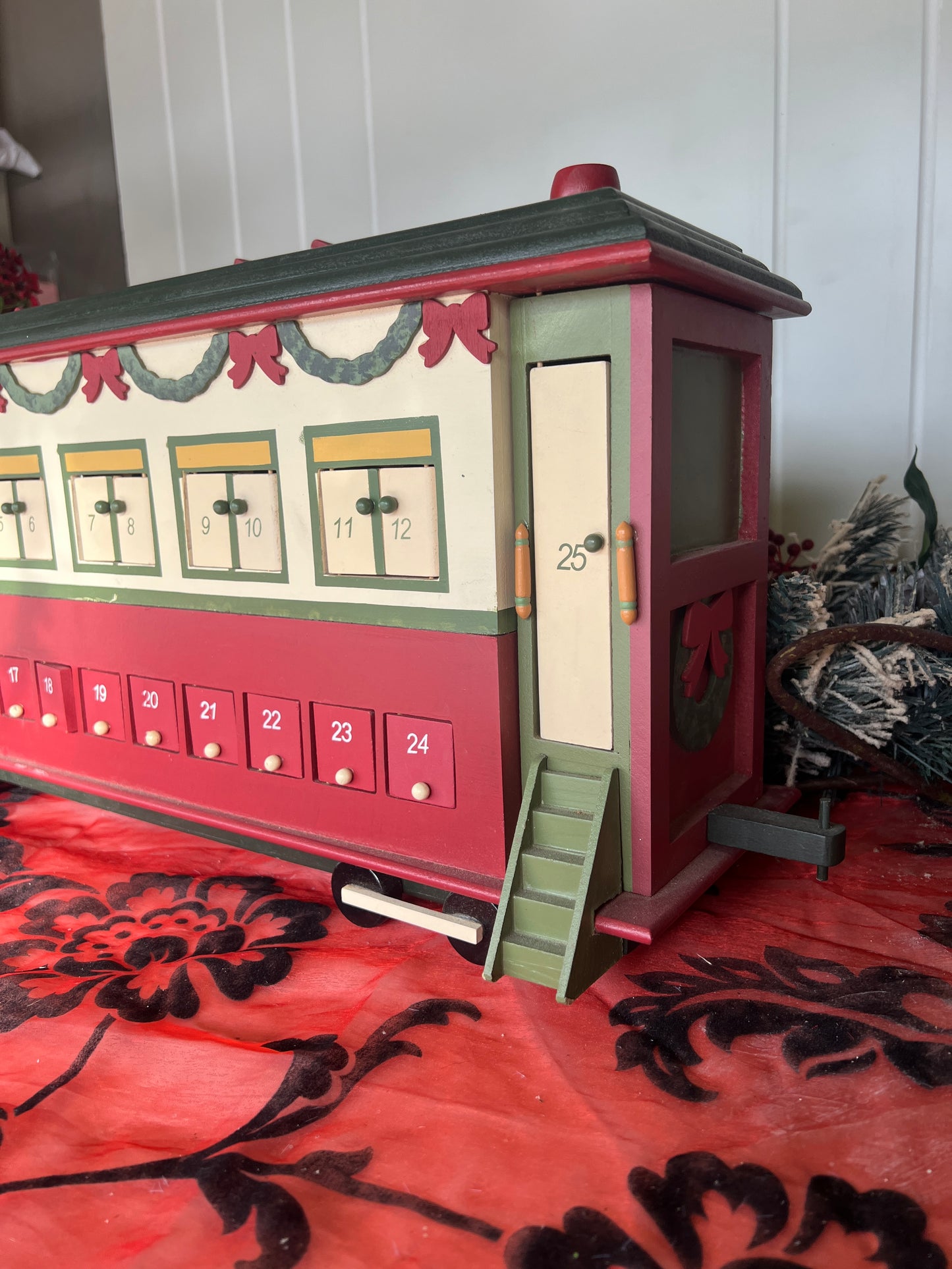 Glowloom - Bus advent calendar for kids